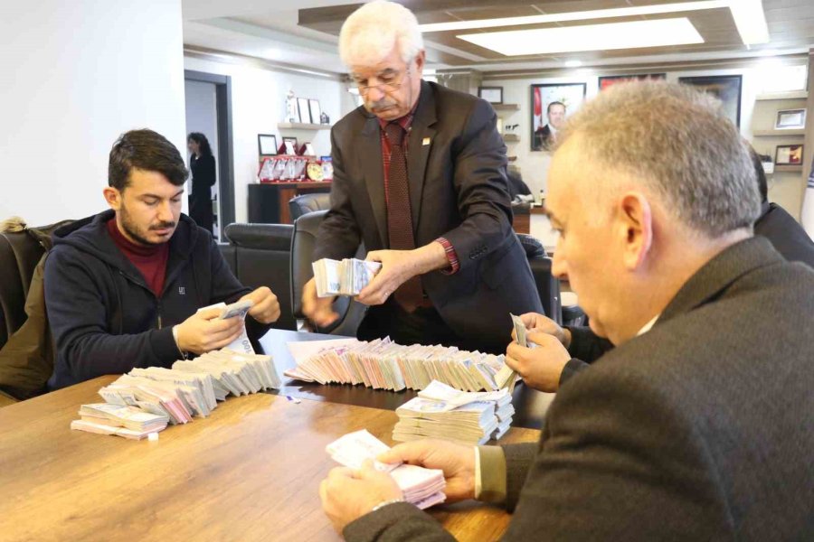 Aksaray’daki Süt Üreticilerinden Deprem Bölgesine 1 Milyon Lira Yardım