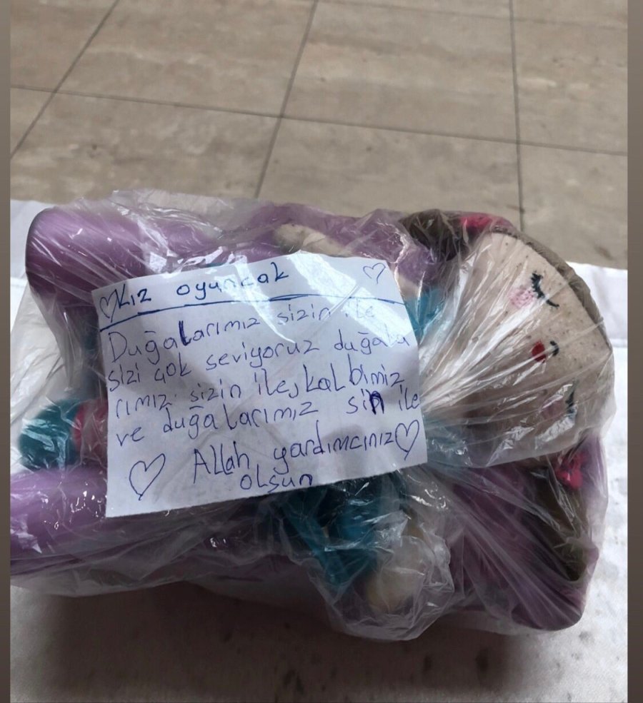 Depremzedelere Miniklerden Mesajlı Destek