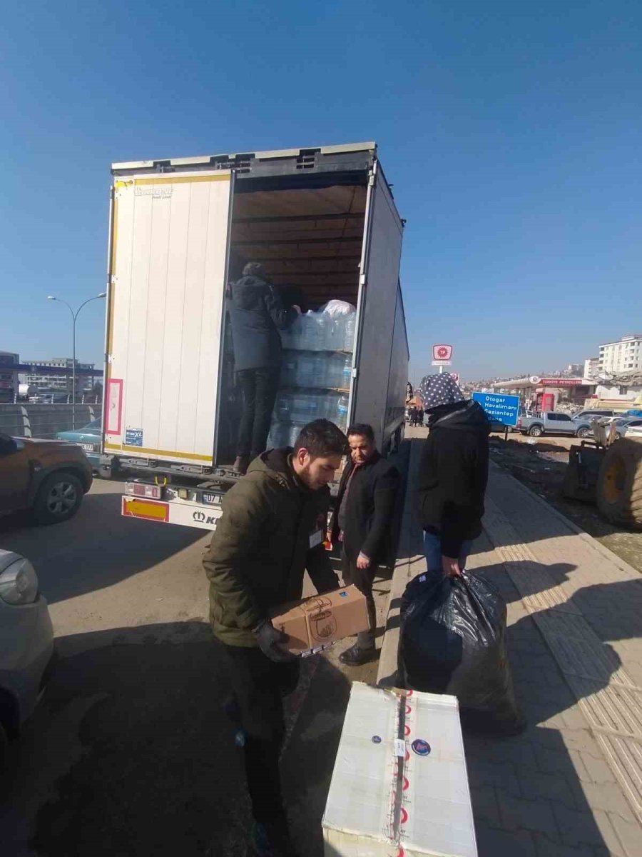 Akdeniz Üniversitesi Öğrencilerinin Yanında