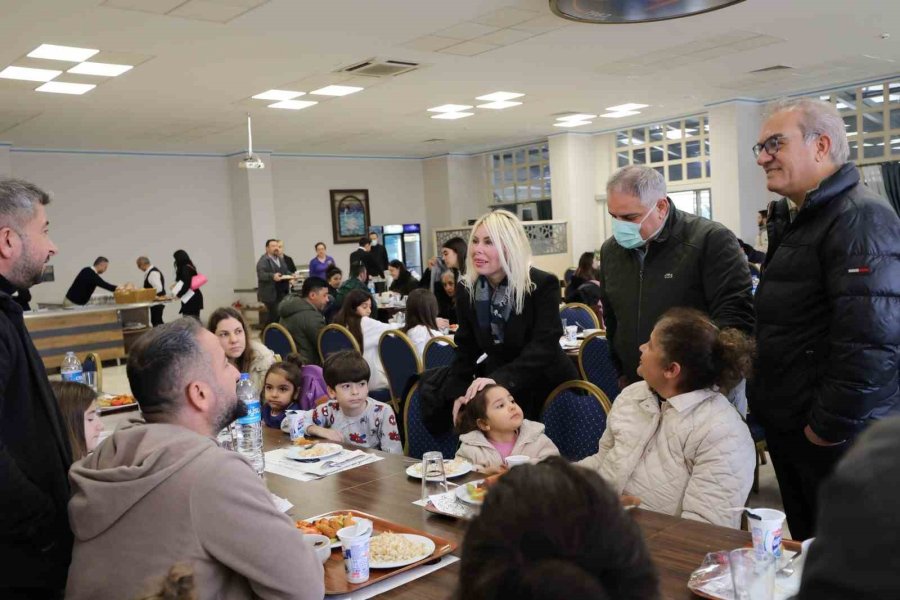 Akdeniz Üniversitesi Sosyal Tesisleri Depremzedeleri Misafir Ediyor