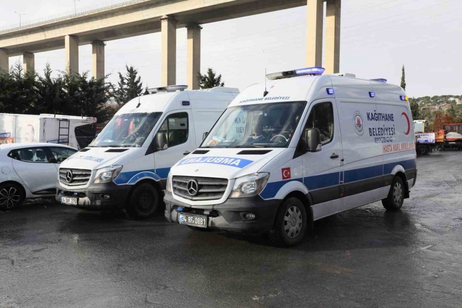 Deprem Bölgesine Ambulans Ve Sağlık Ekibi Sevk Edildi