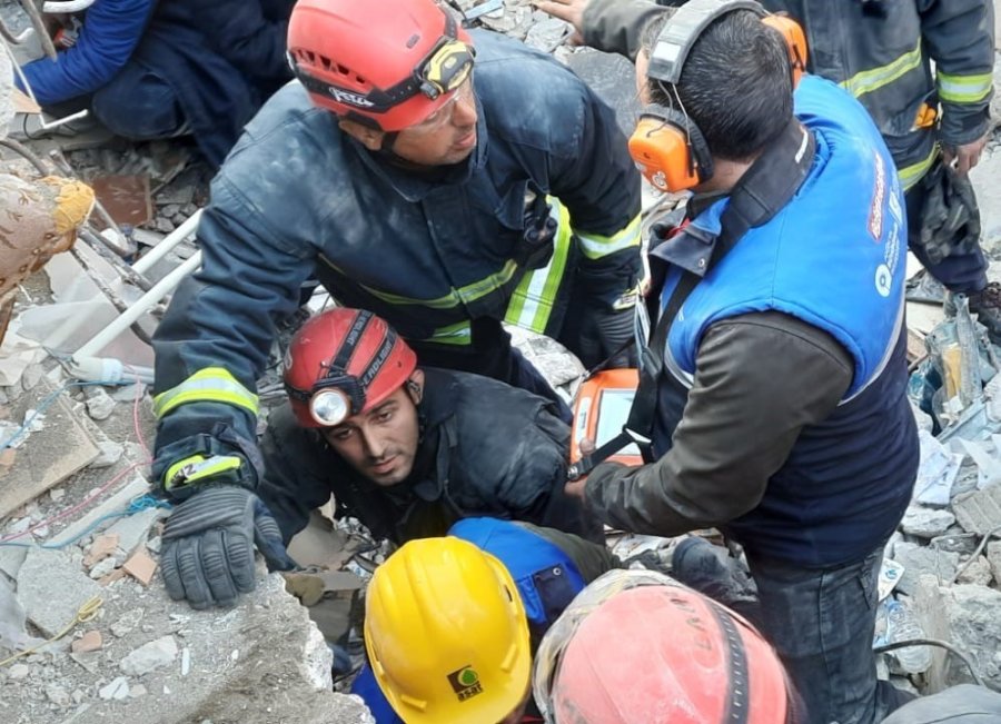 Asat, Deprem Bölgesinde Akustik Cihazlarla Onlarca Can Kurtardı