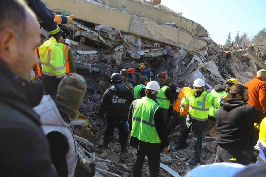 Asat, Deprem Bölgesinde Akustik Cihazlarla Onlarca Can Kurtardı