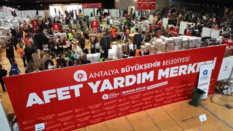 Antalya’ya Gelen Depremzedeler İçin Ücretsiz Giyim Mağazası Açılacak