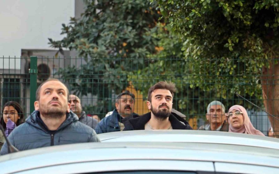 Antalya’da Apartman Sakinlerini Sokağa Döken Yangın