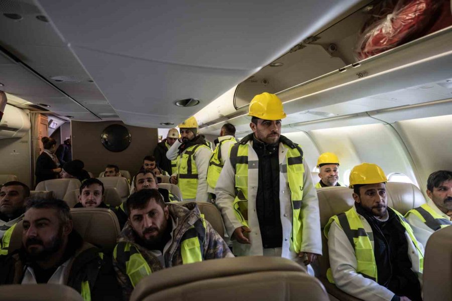 Cumhurbaşkanlığı Uçakları Depremzedeler İçin Seferber