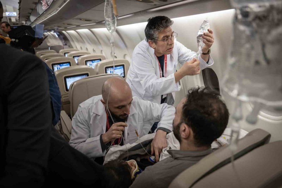 Cumhurbaşkanlığı Uçakları Depremzedeler İçin Seferber