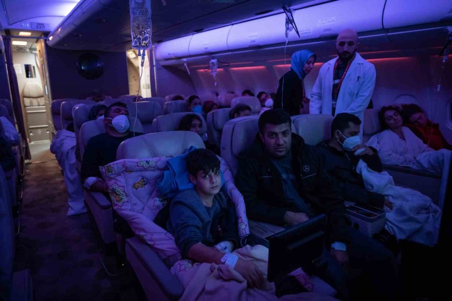 Cumhurbaşkanlığı Uçakları Depremzedeler İçin Seferber