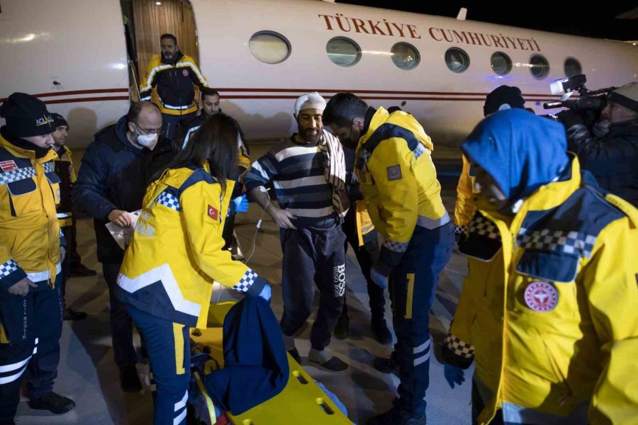 Cumhurbaşkanlığı Uçakları Depremzedeler İçin Seferber