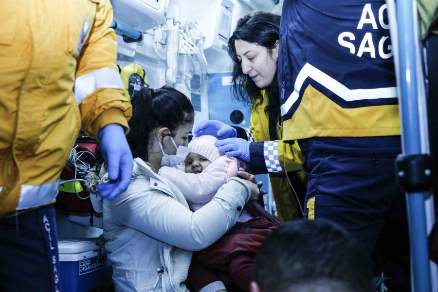 Cumhurbaşkanlığı Uçakları Depremzedeler İçin Seferber