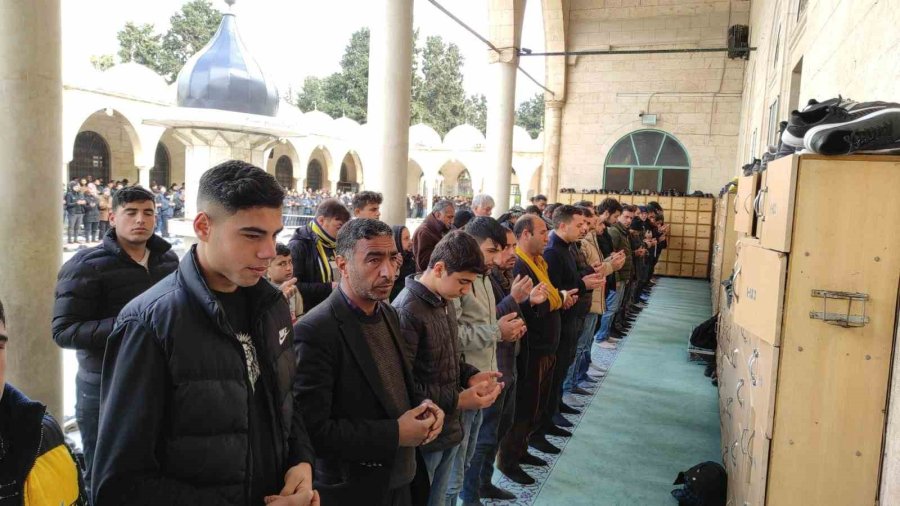 Depremde Hayatını Kaybedenler İçin Şanlıurfa’da Gıyabi Cenaze Namazı