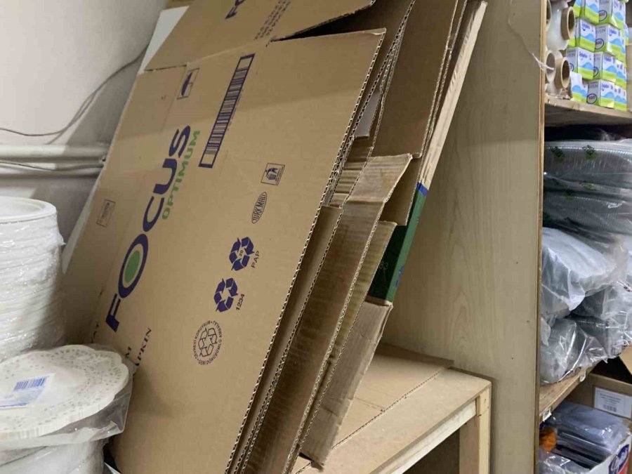 Yardımlar İçin Doğan Boş Koli İhtiyacına Esnaflar Yetişti