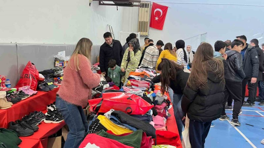 Gazipaşa’da Köy Konağı Afetzedelerin Hizmetinde