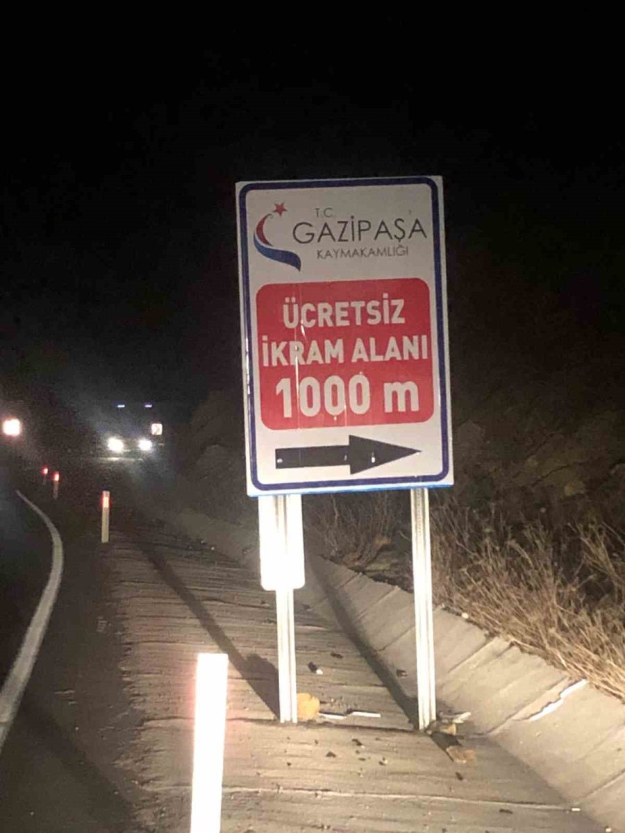 Gazipaşa’da Köy Konağı Afetzedelerin Hizmetinde