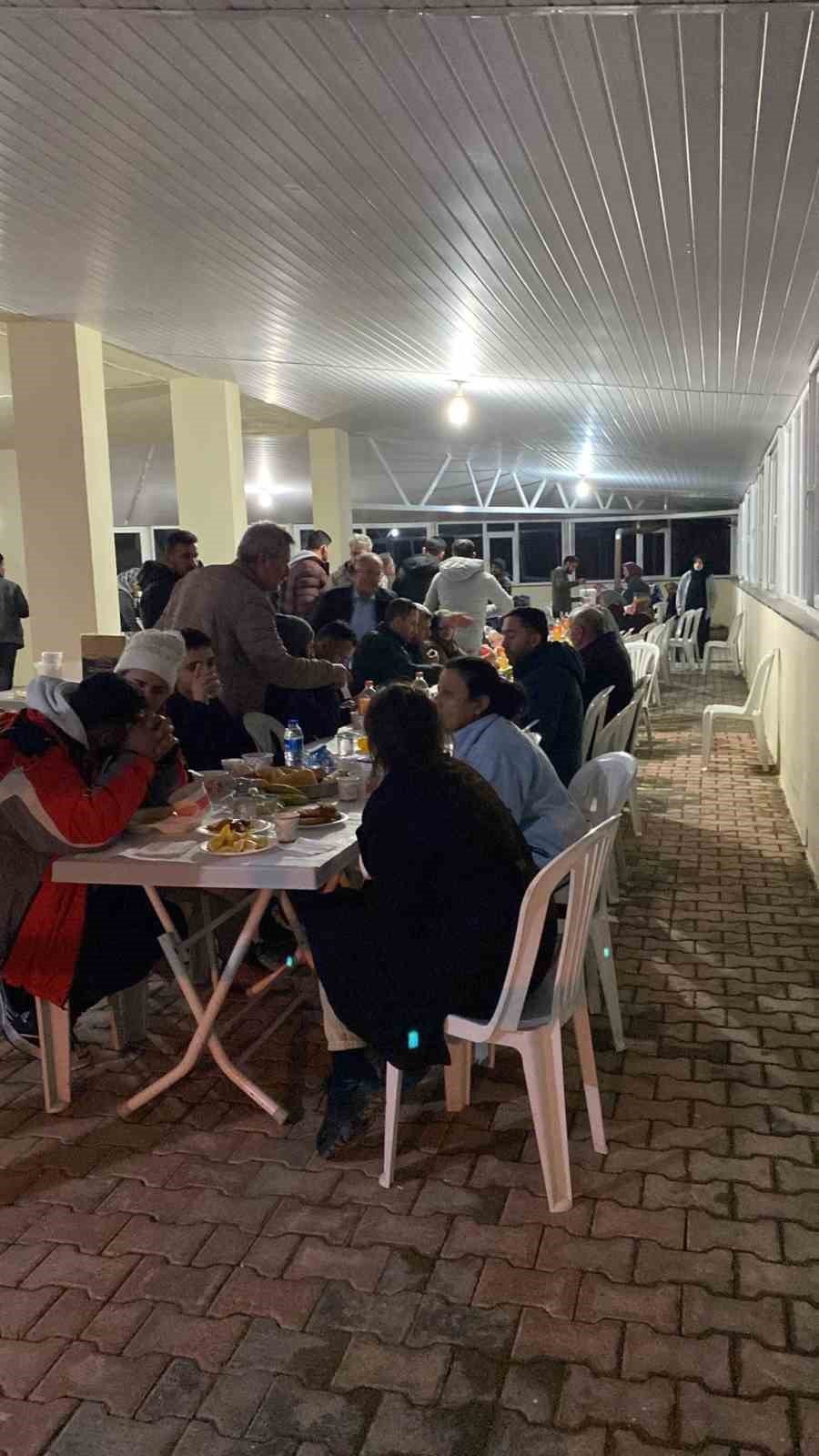 Gazipaşa’da Köy Konağı Afetzedelerin Hizmetinde