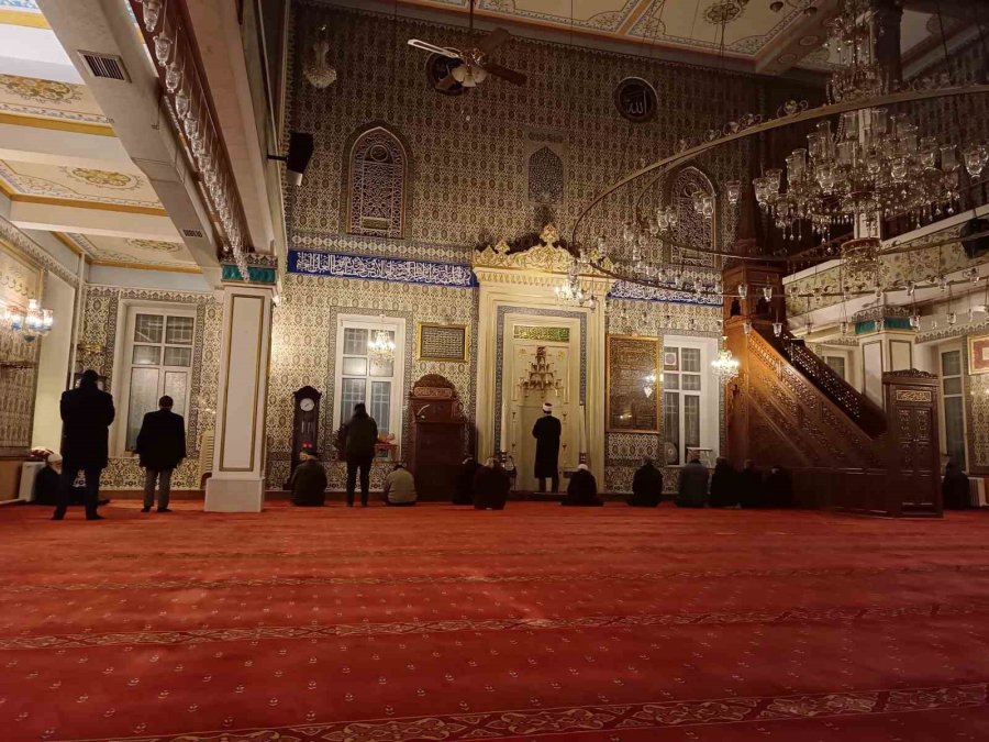 Her Cuma Sabahı Namazından Sonra Cemaate Çorba İkram Ediliyor