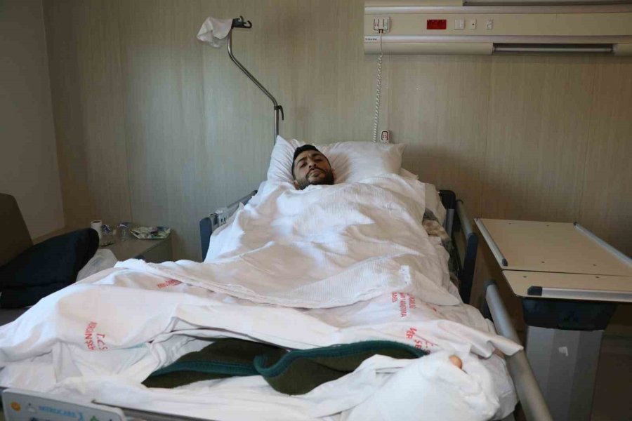 Mersin’deki Yaralı Depremzedeler O Anları Anlattı