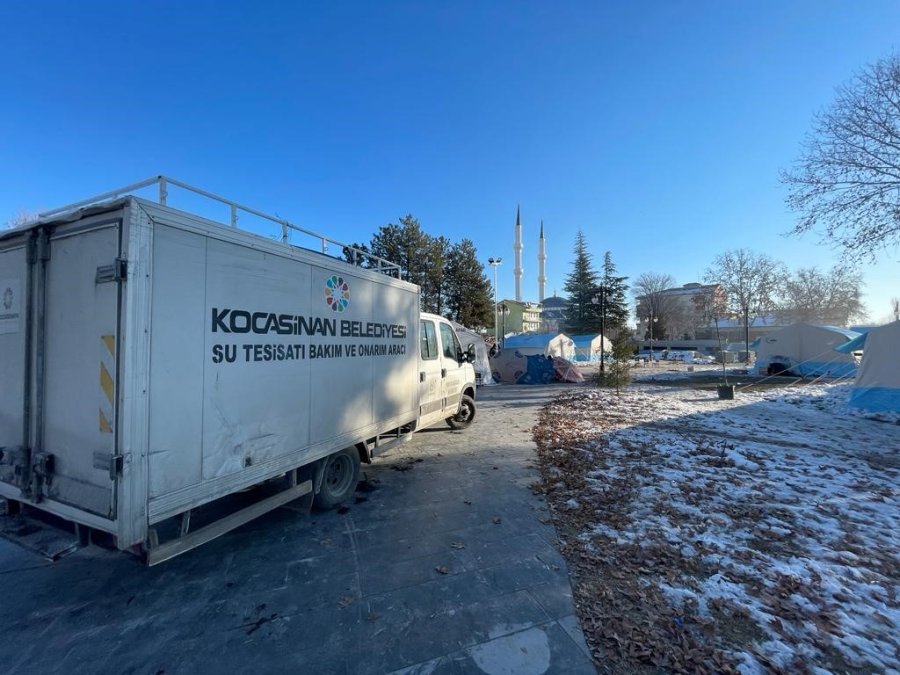 Başkan Çolakbayrakdar: "104 Personelimiz Ve 41 Aracımızla Deprem Bölgesindeyiz"