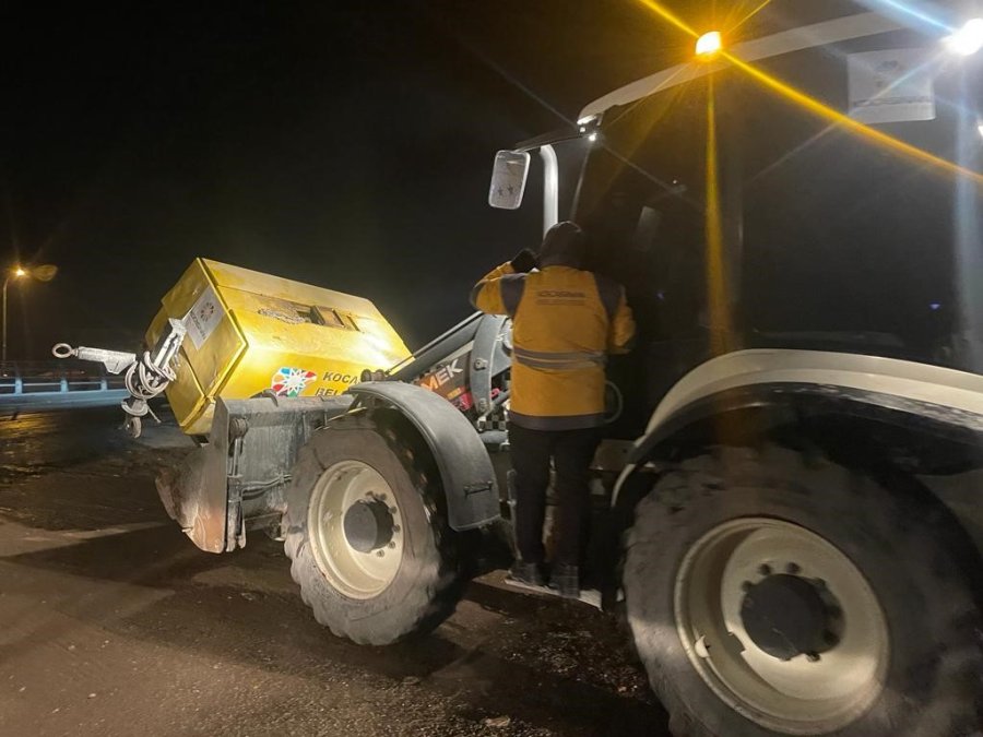 Başkan Çolakbayrakdar: "104 Personelimiz Ve 41 Aracımızla Deprem Bölgesindeyiz"