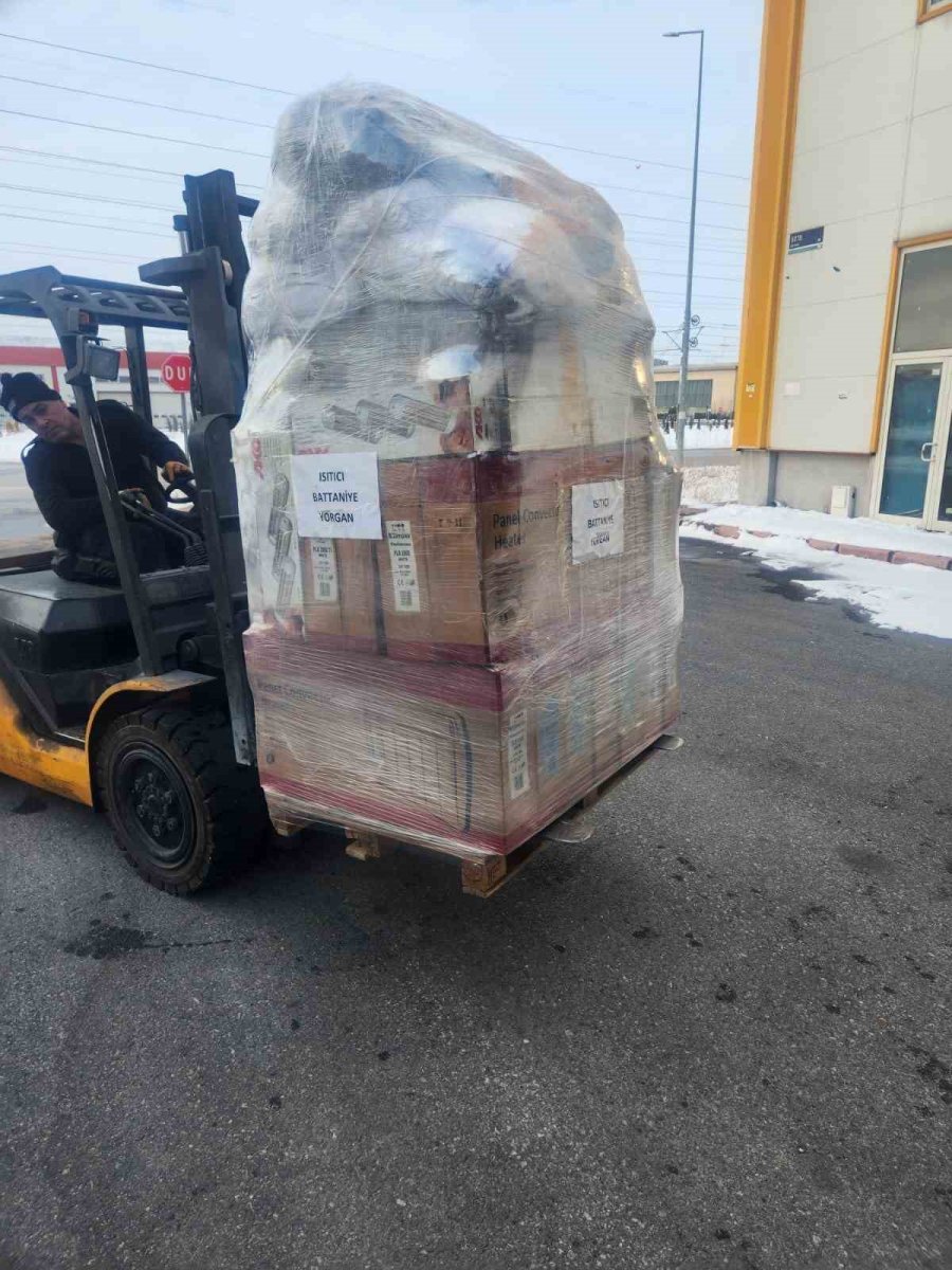 Kayseri Mobilyacılar Odası, Kumsmall Avm, Mobitek Ve Mobiboya Deprem Bölgesi İçin Seferber Oldu