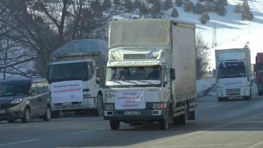 Deprem Bölgesine Dört Yandan Yardım Konvoyu Gidiyor