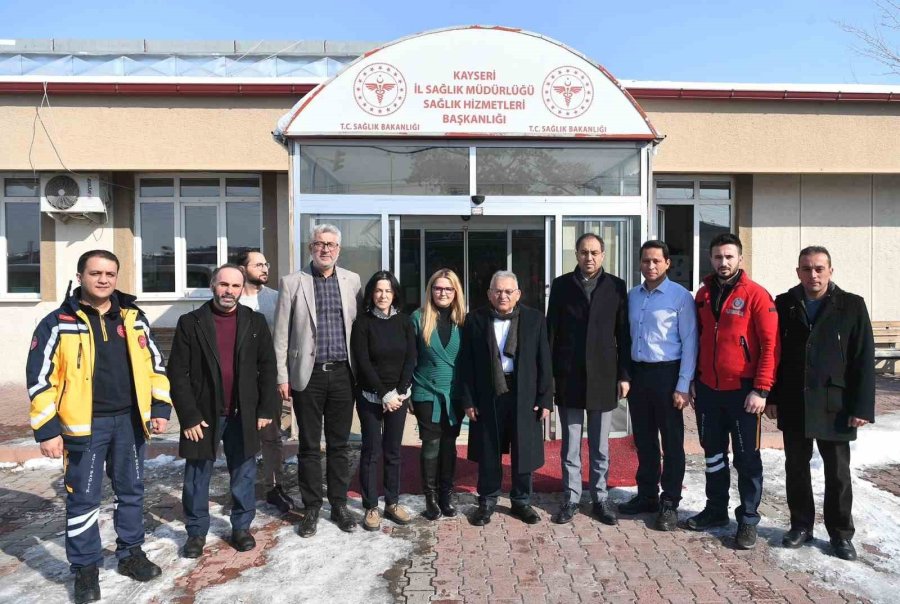 Başkan Büyükkılıç Depremzedeleri Hastanede Ziyaret Etti