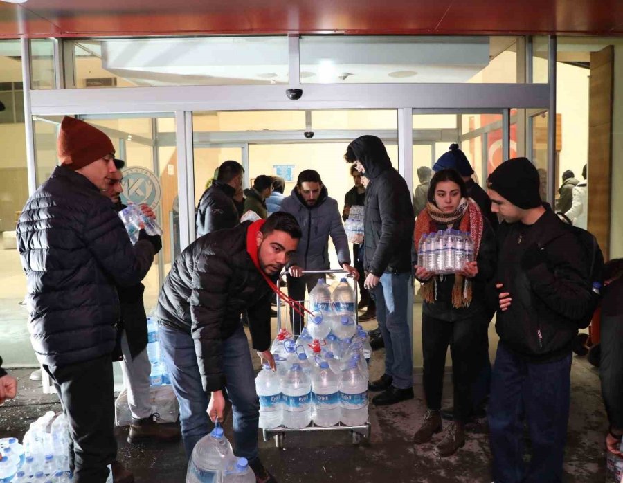 Kayseri Üniversitesi, Deprem Bölgesine Yardımlarını Sürdürüyor