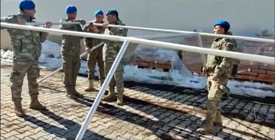 Msb: “1’inci Zırhlı Tugayımız Kentteki Çadır Kurma Çalışmalarına Da Aralıksız Destek Sağlamayı Sürdürüyor”