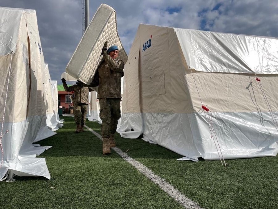 Mehmetçik Kahramanmaraş’ta 500 Çadır Kurulumunu Daha Tamamladı