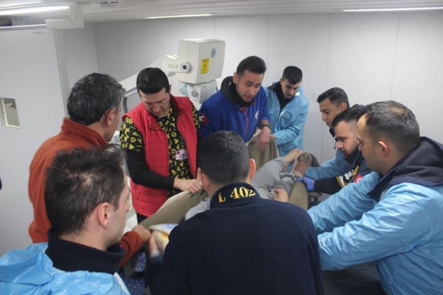 Tcg Bayraktar’da Yaralı Vatandaşların Tedavisi Sürüyor