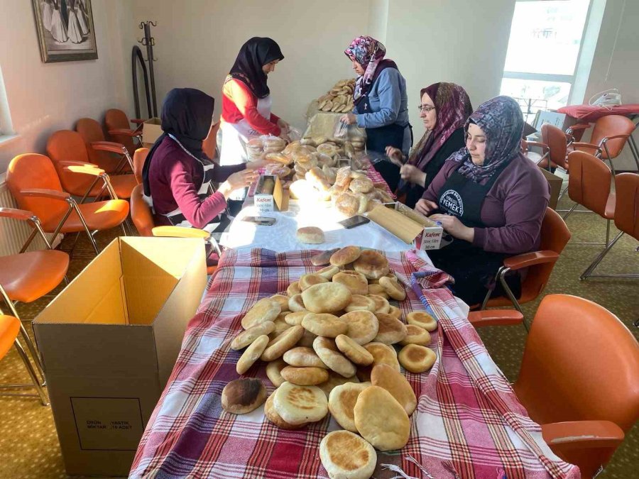 Pursaklar’ın Nene Hatunlarından Deprem Bölgelerine Yardım Eli