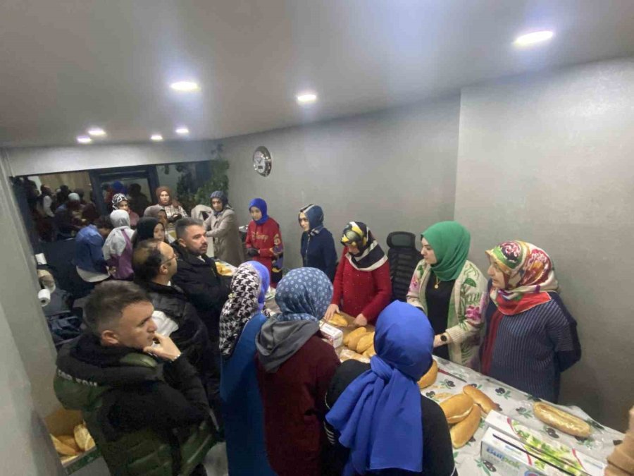 Pursaklar’ın Nene Hatunlarından Deprem Bölgelerine Yardım Eli