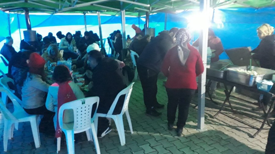 Tepebaşı’nın İhtiyaç Malzemeleri Köylere Ulaşıyor