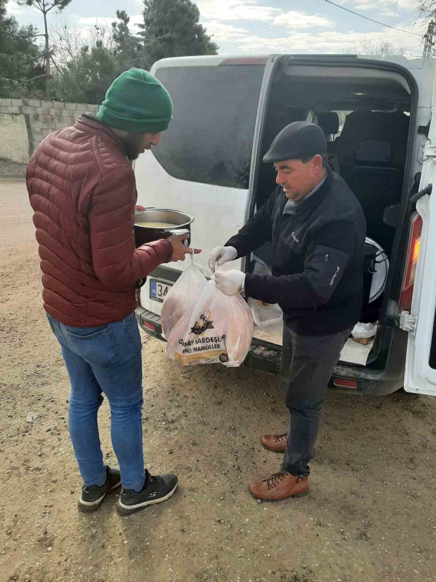 Tepebaşı’nın İhtiyaç Malzemeleri Köylere Ulaşıyor