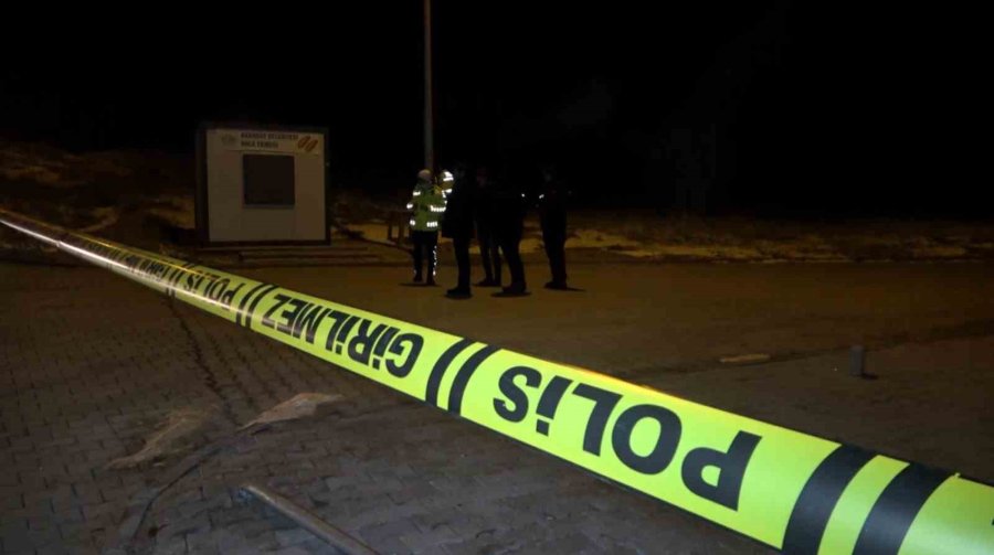 Kızının Erkek Arkadaşını Silahla Vurarak Öldürdü