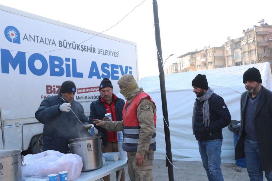 Depremin 6’ncı Gününde Hatay’da Yaralar Sarılmaya Devam Ediyor