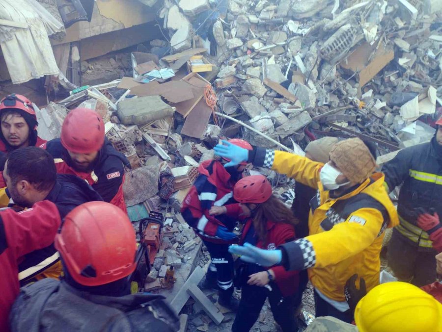 12 Yaşındaki Muhammet’i Kurtaran İtfaiye Eri Mutluluktan Böyle Ağladı