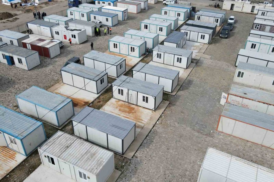 Gaziantep’te 80 Bin Vatandaşın Geçici Barınması İçin 11 Noktada 17 Bin 27 Çadır Kuruldu