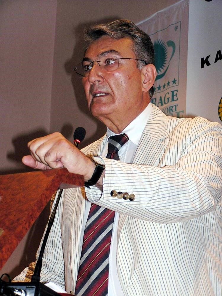 Deniz Baykal Hayatını Kaybetti