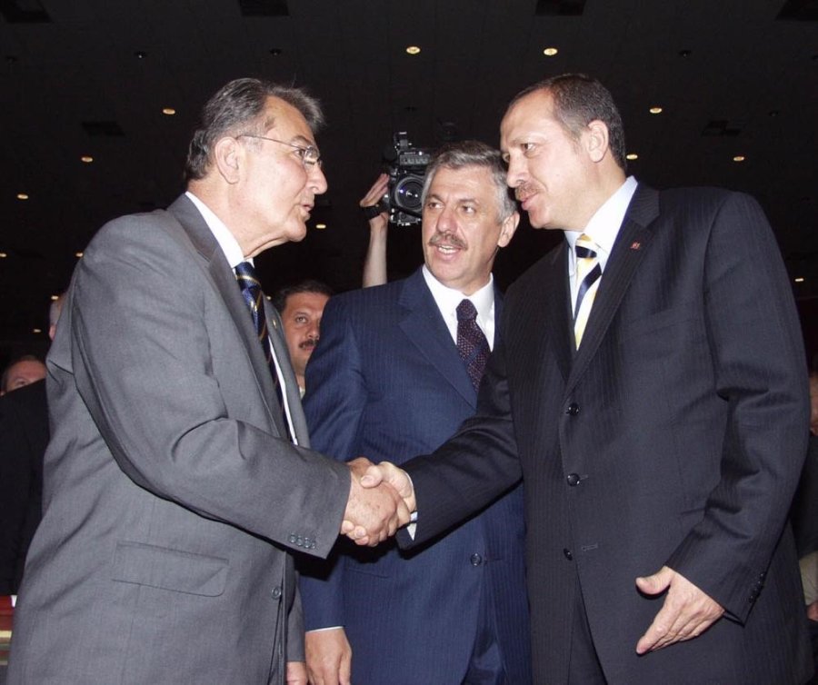 Deniz Baykal Hayatını Kaybetti