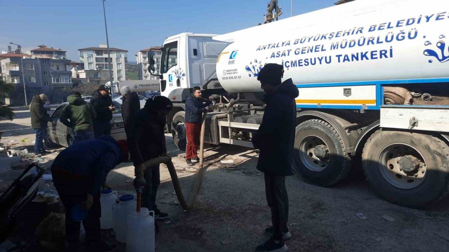Hatay’a 7 Noktadan Su Verilmeye Başlandı