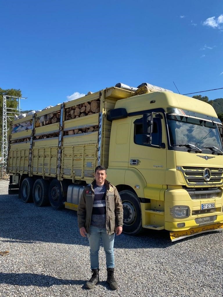 Antalya’dan Gönderilen Odunlar Afet Bölgesine Ulaştı
