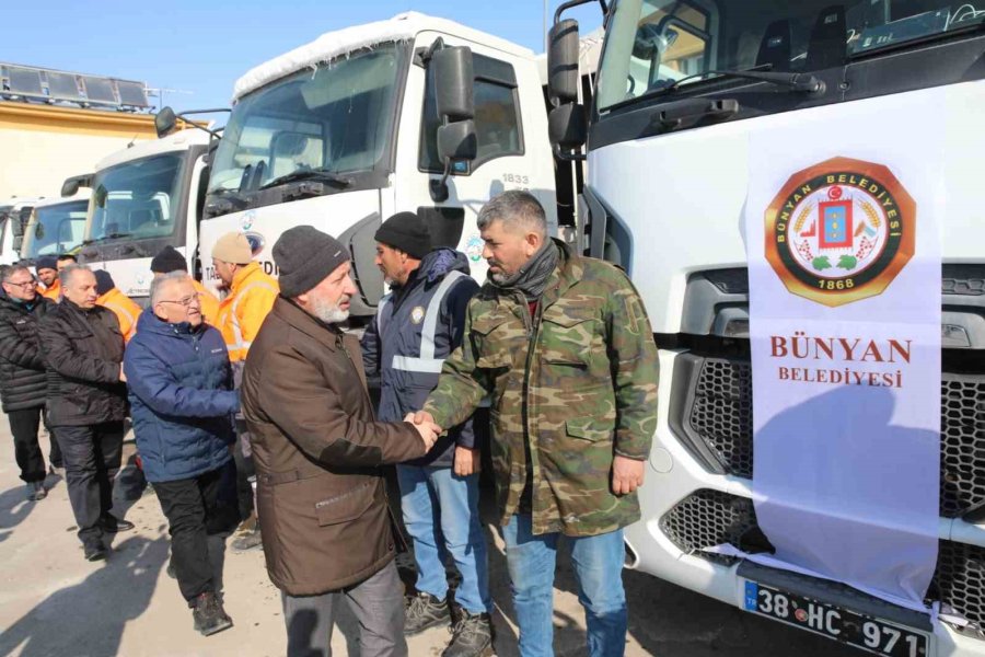 Başkan Çolakbayrakdar: “tüm İmkanlarımız İle Deprem Bölgelerindeyiz”