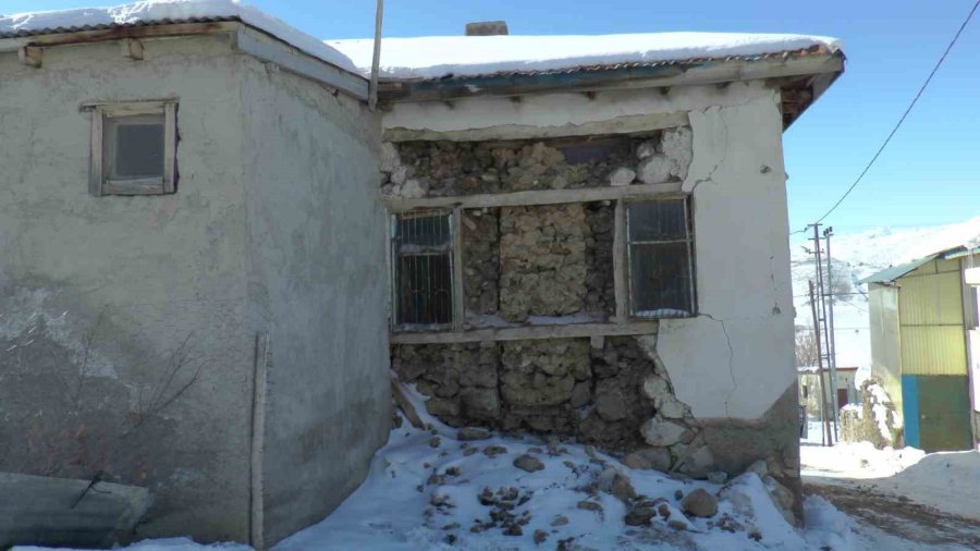 Sarız’da 8 Yıkım, 331 Hasarlı Yapı Var