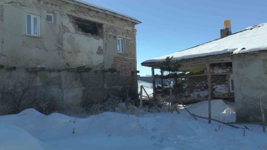 Sarız’da 8 Yıkım, 331 Hasarlı Yapı Var