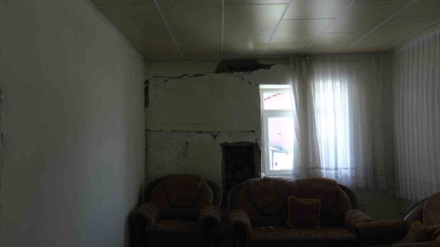 Sarız’da 8 Yıkım, 331 Hasarlı Yapı Var