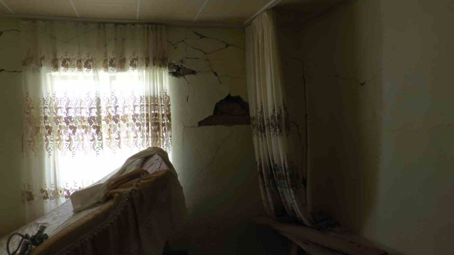 Sarız’da 8 Yıkım, 331 Hasarlı Yapı Var