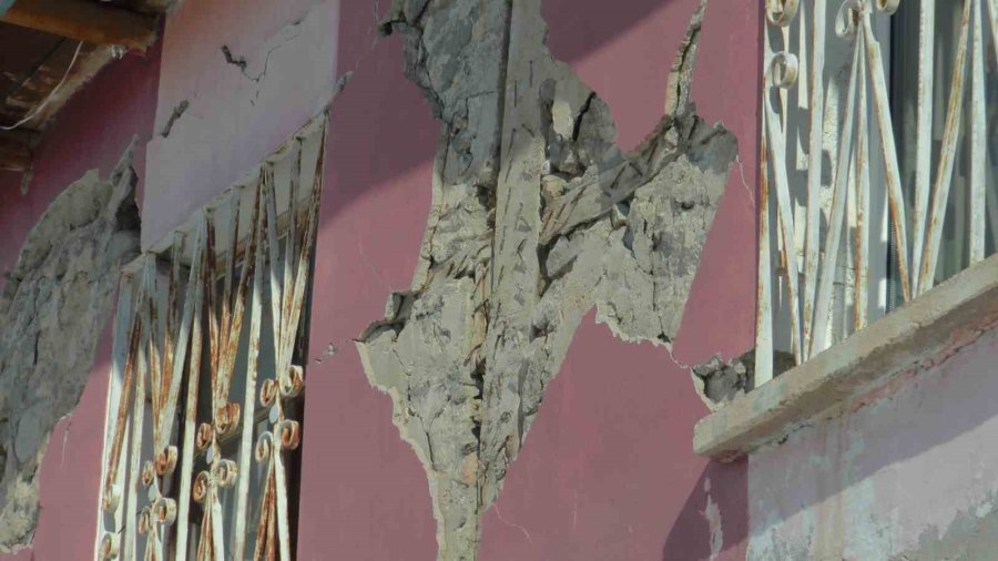 Sarız’da 8 Yıkım, 331 Hasarlı Yapı Var