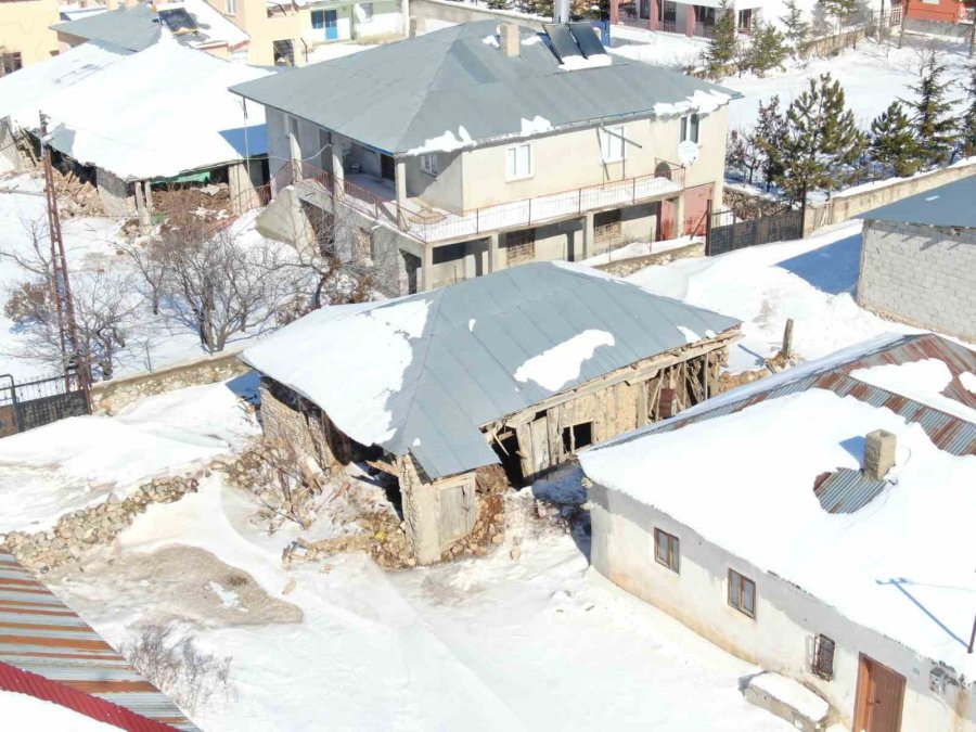 Sarız’da 8 Yıkım, 331 Hasarlı Yapı Var