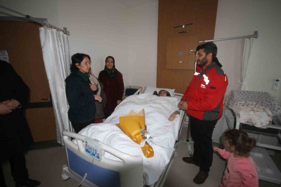 Hatay’da Evlerin Yıkılan Aile Konya’da Dünyaya Gelen Bebeklerinin Buruk Sevincini Yaşadı